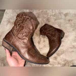 Brown Western cowgirl Boots coconuts by Matisse size 9.5